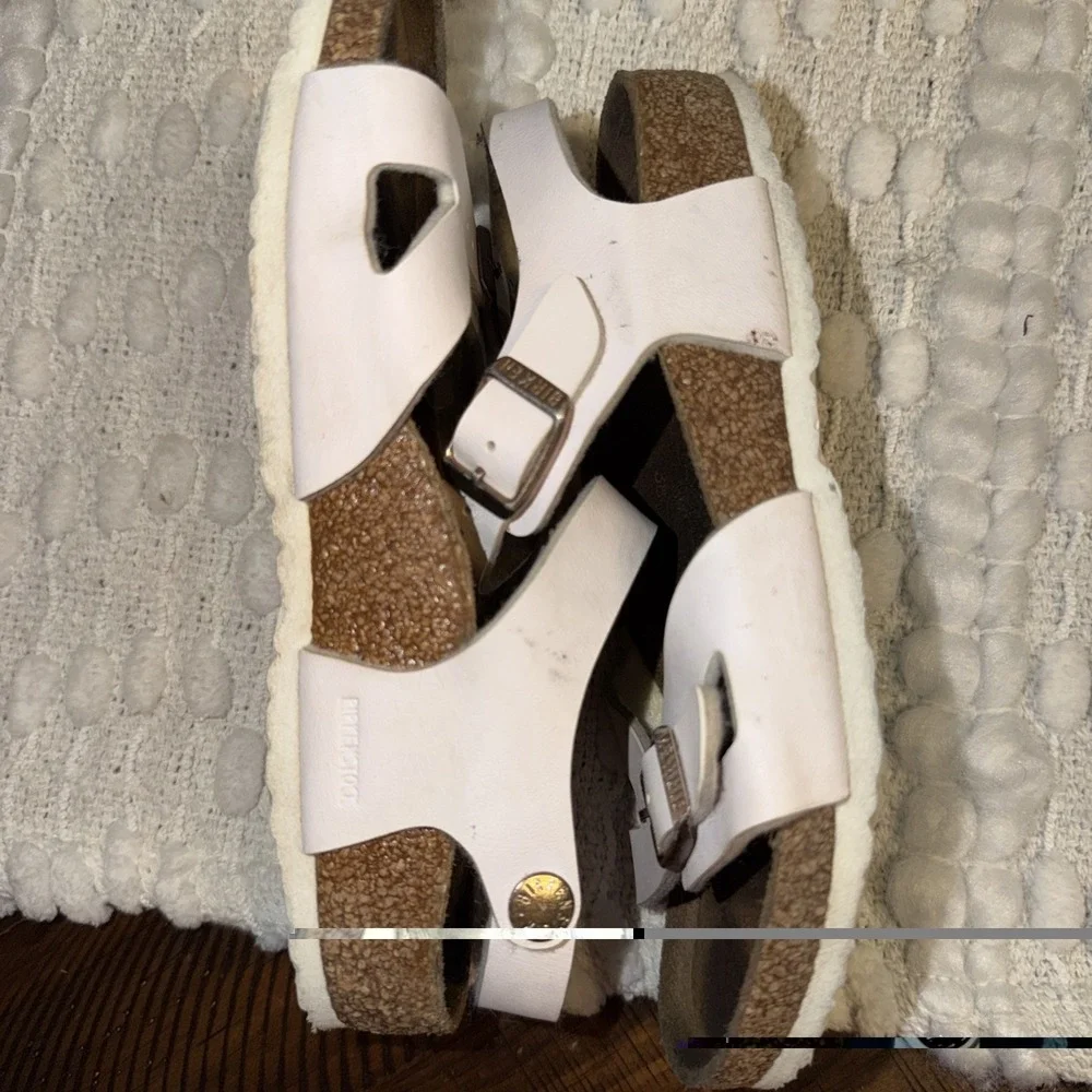 Birkenstock Kids Size 33 US2-2.5 White Double Strap Sandals Cork Footbed Buckle